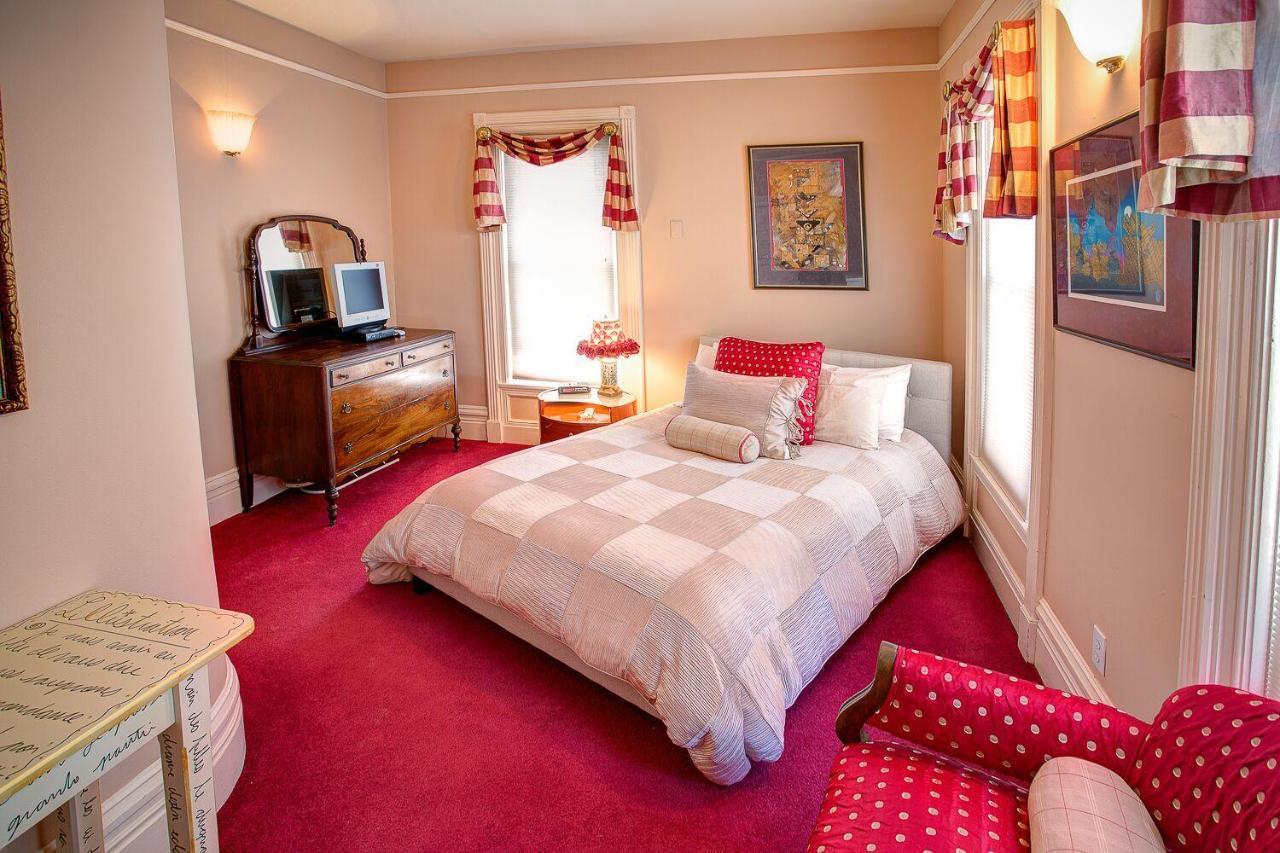 M&M Victorian Bed And Breakfast Marinette Kültér fotó