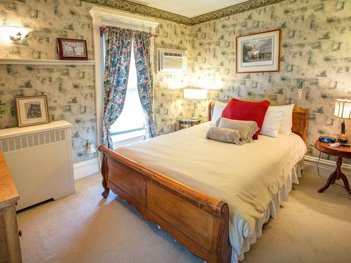M&M Victorian Bed And Breakfast Marinette Kültér fotó