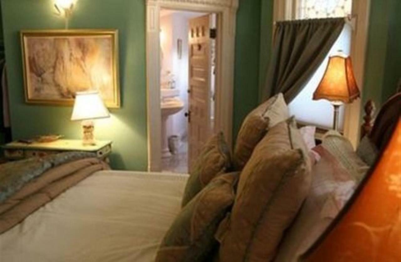M&M Victorian Bed And Breakfast Marinette Kültér fotó