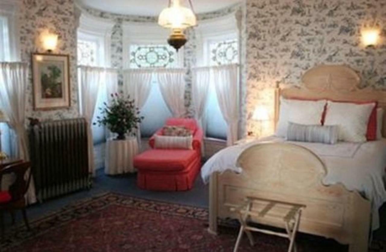 M&M Victorian Bed And Breakfast Marinette Kültér fotó